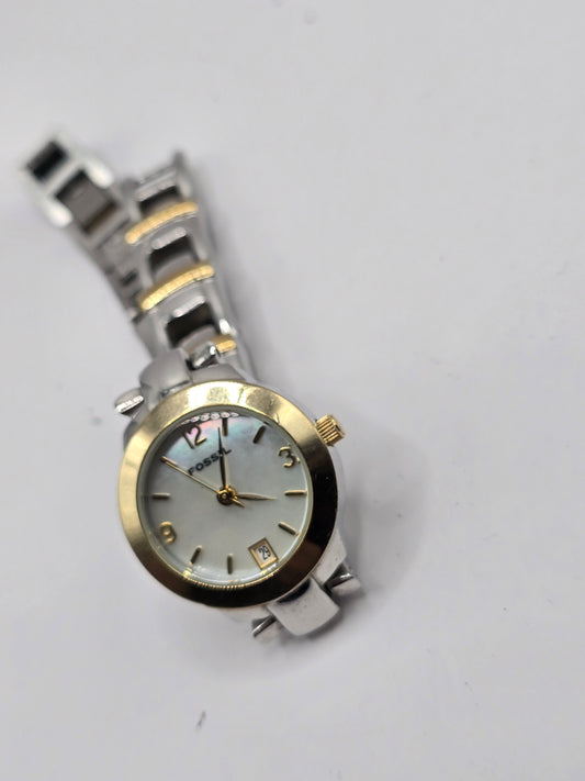 Fossil F2 Watch ES-1005 120711. Gold & Silver Tone. Good Working Order. Quartz.