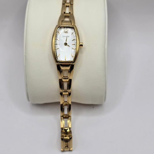 Vintage Ladies Accurist Gold Tone Bracelet Watch